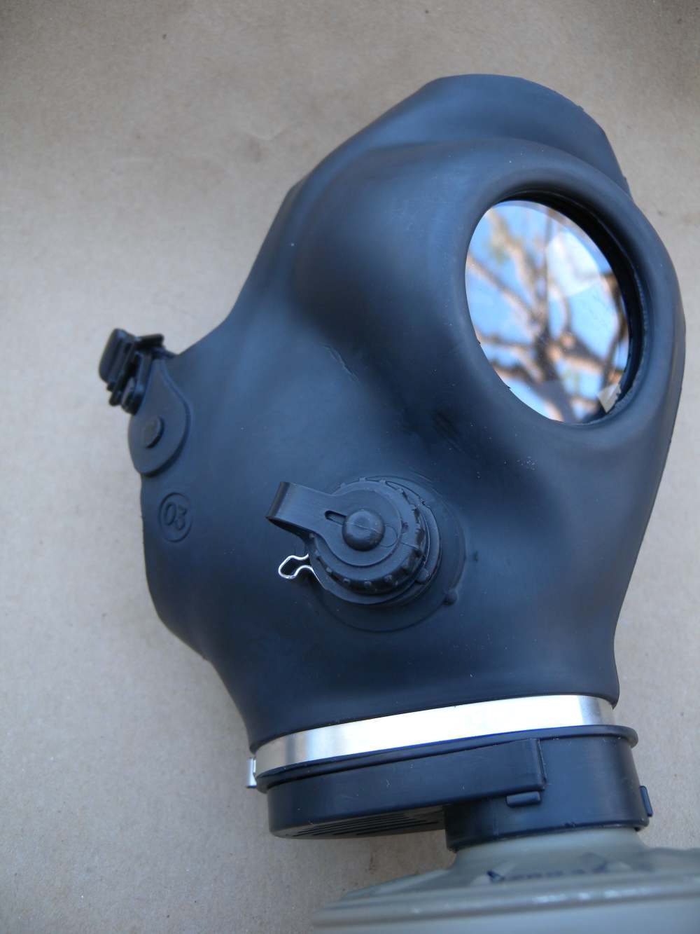 Israeli 4A1 NBC Gas Mask with 40 mm Type 80 Filter and Hydration Tube-img-1