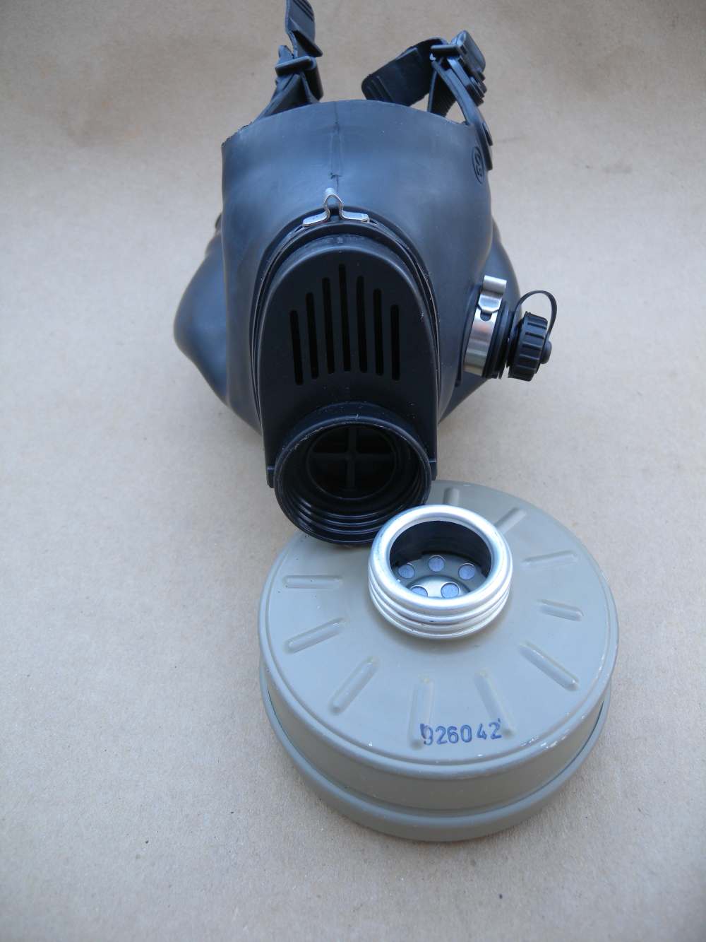 Israeli 4A1 NBC Gas Mask with 40 mm Type 80 Filter and Hydration Tube-img-4