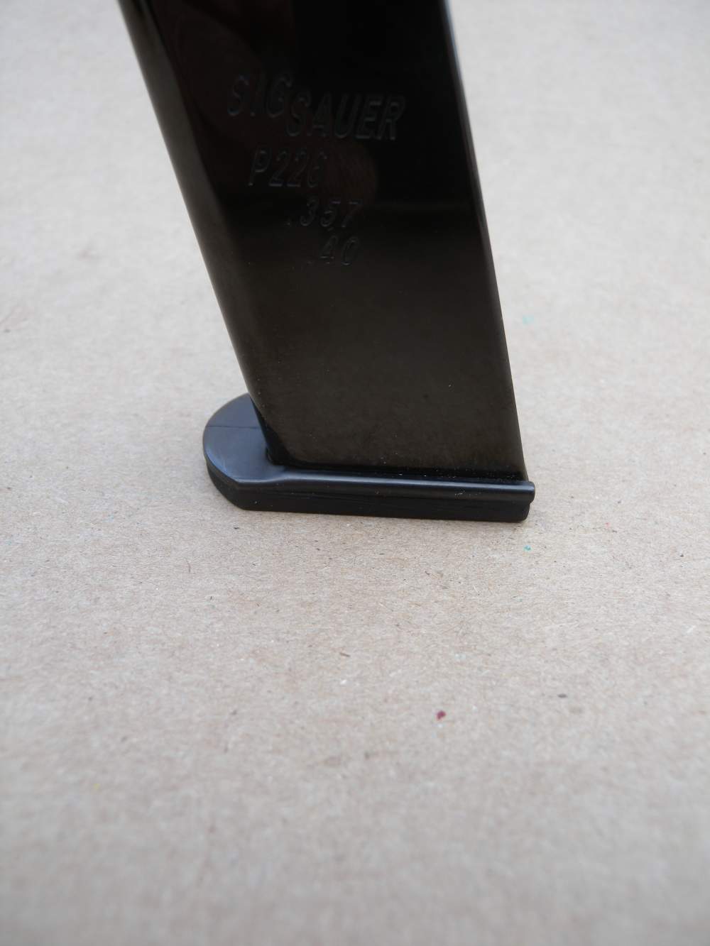 Sig Saur P226 Factory Magazine, 12 Rd, .357/.40 - with Polymer Baseplate -img-8