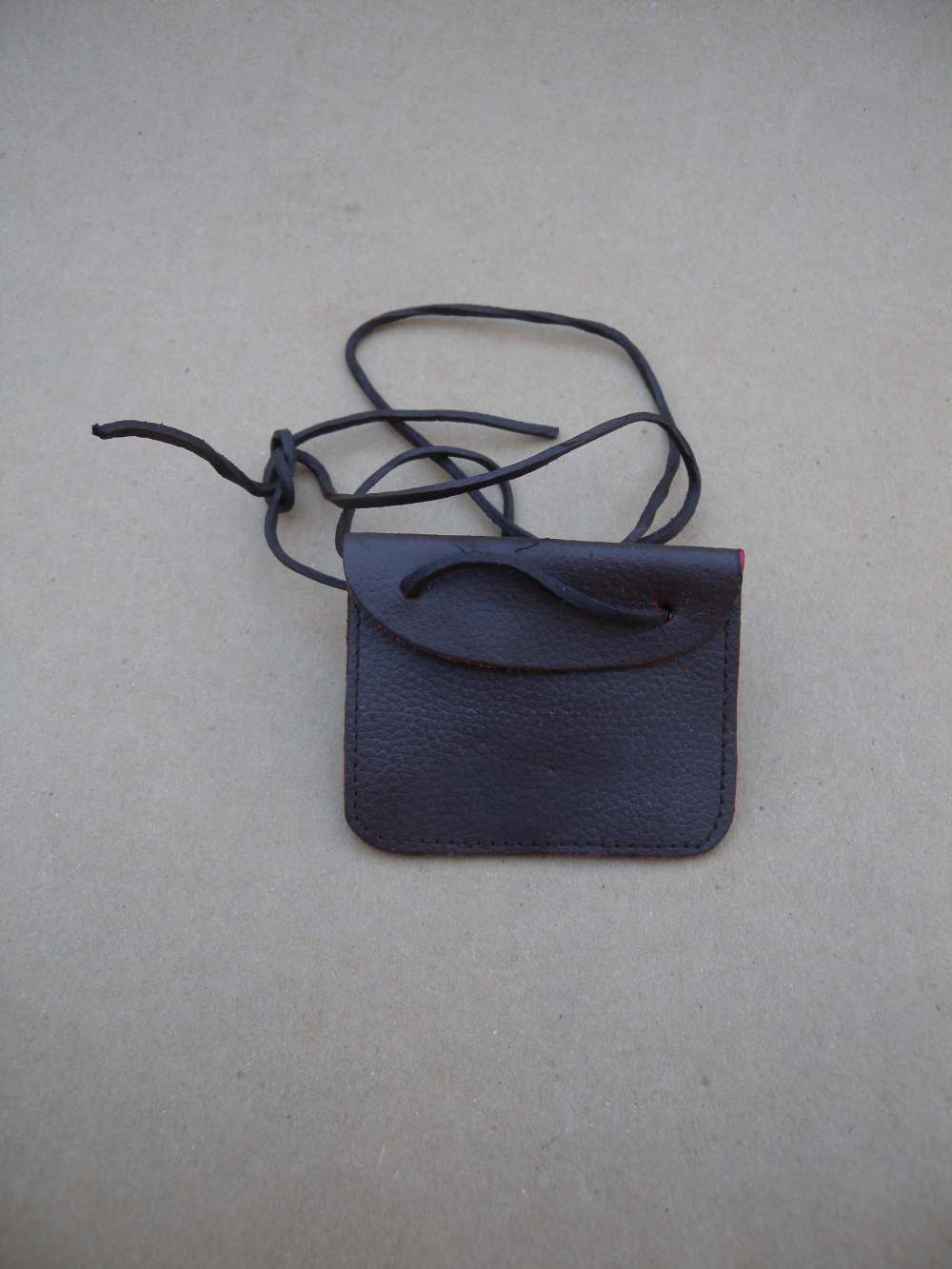 WWII German Wehrmacht Dog Tag with Leather Neck Pouch - New-img-1