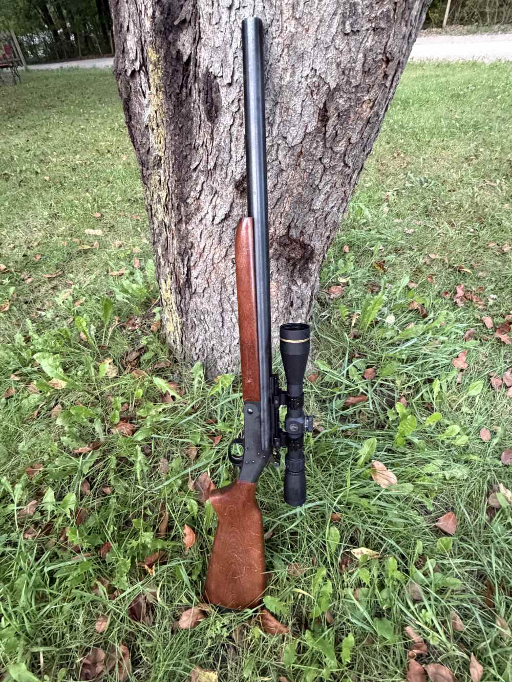 Very good condition H&R Ultra Slug Hunter 12 ga with Leupold 3-9x40 -img-1