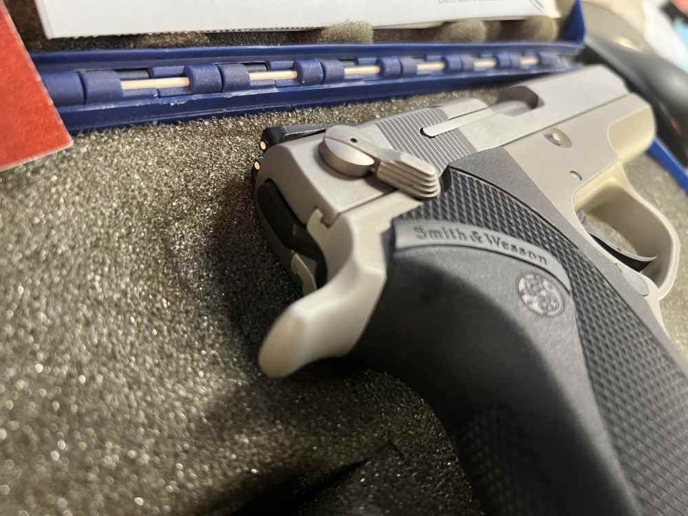Smith & Wesson 4013 40 S&W 3" Stainless Pistol-img-8