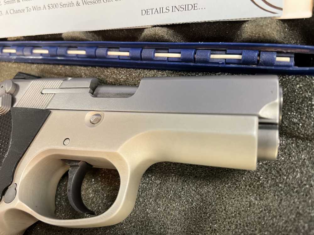 Smith & Wesson 4013 40 S&W 3" Stainless Pistol-img-10