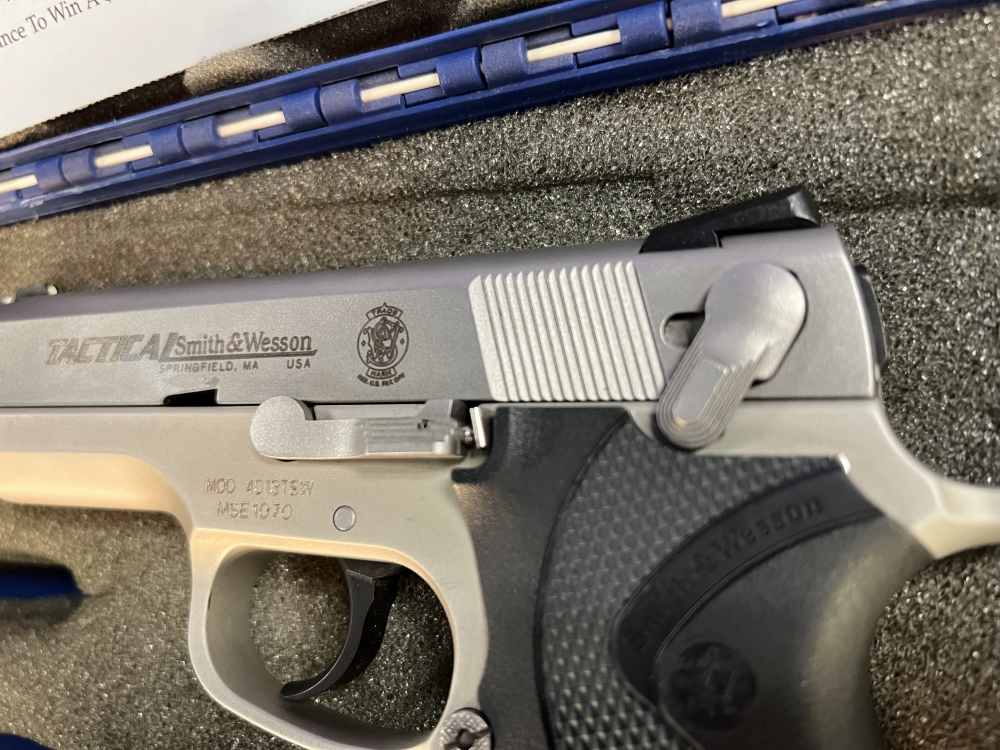 Smith & Wesson 4013 40 S&W 3" Stainless Pistol-img-6
