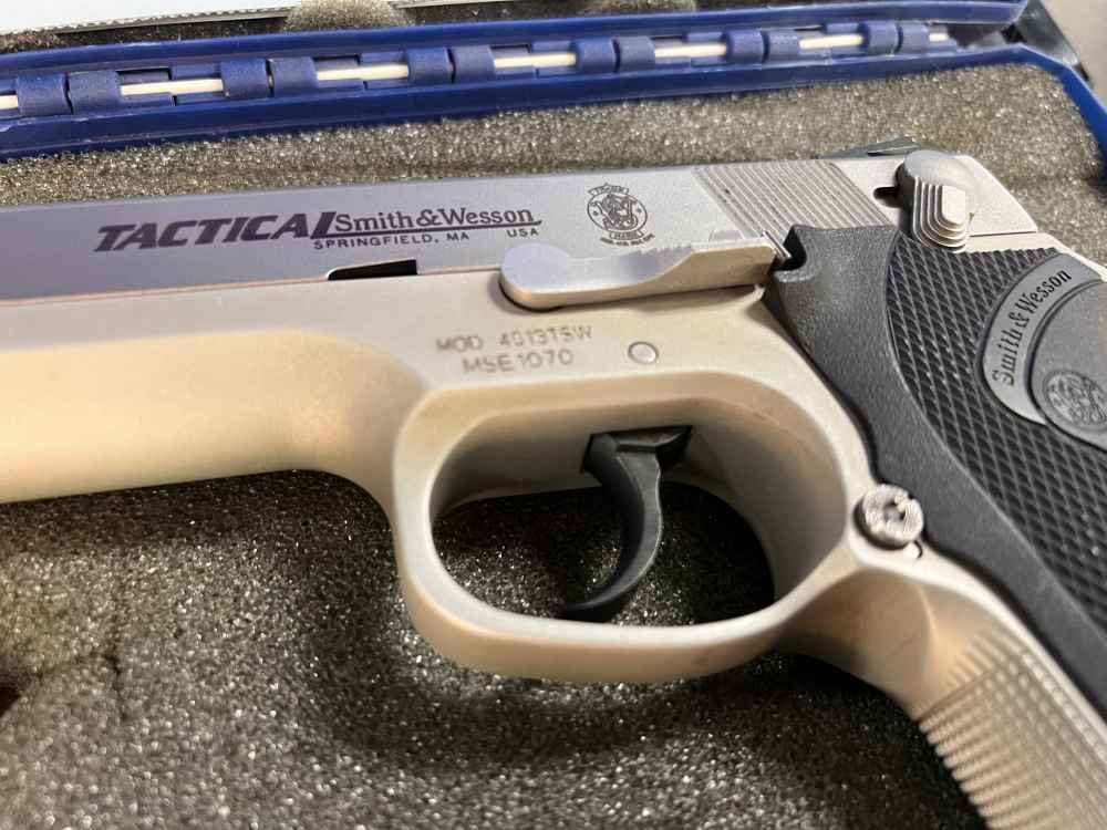 Smith & Wesson 4013 40 S&W 3" Stainless Pistol-img-4