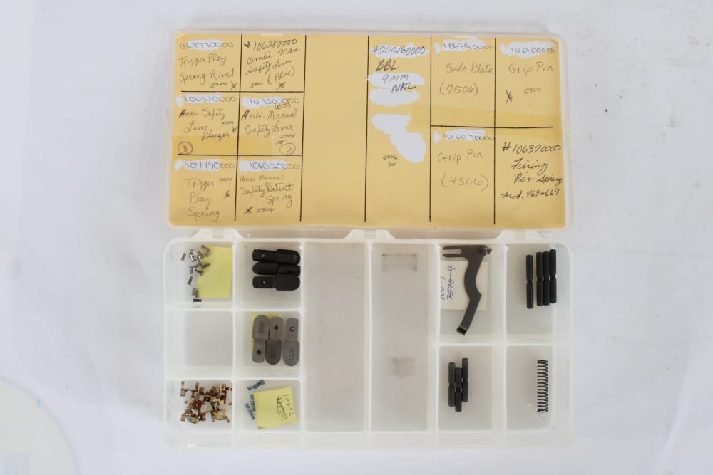 SMITH & WESSON SEMI-AUTO PISTOL PARTS LOT – 6906 5906 4506 422 – 133 PCS-img-11