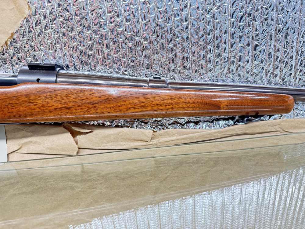pre-1964 Winchester Model 70 bolt-action rifle .250-3000 Savage + ammo-img-20