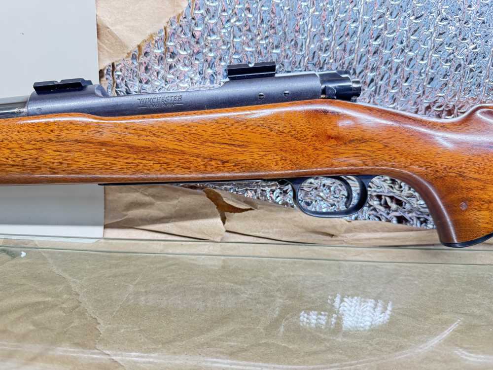 pre-1964 Winchester Model 70 bolt-action rifle .250-3000 Savage + ammo-img-2