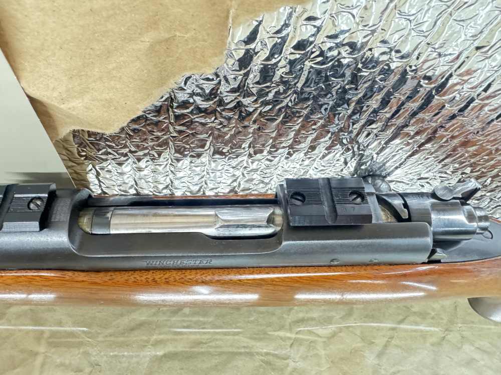 pre-1964 Winchester Model 70 bolt-action rifle .250-3000 Savage + ammo-img-5