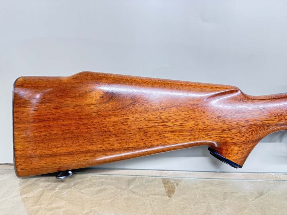 pre-1964 Winchester Model 70 bolt-action rifle .250-3000 Savage + ammo-img-16