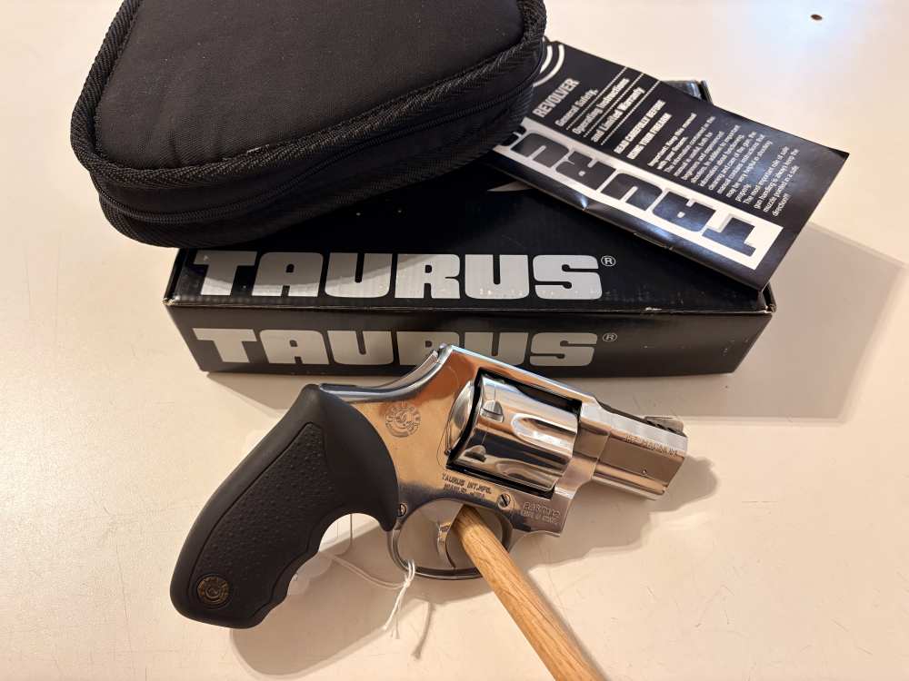 Taurus 617 (2-617129C) 357mag-img-0