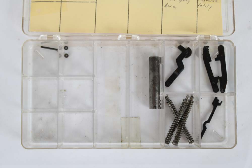 BROWNING .25 AUTO FACTORY PISTOL SMALL PARTS LOT – 34 PIECES-img-3