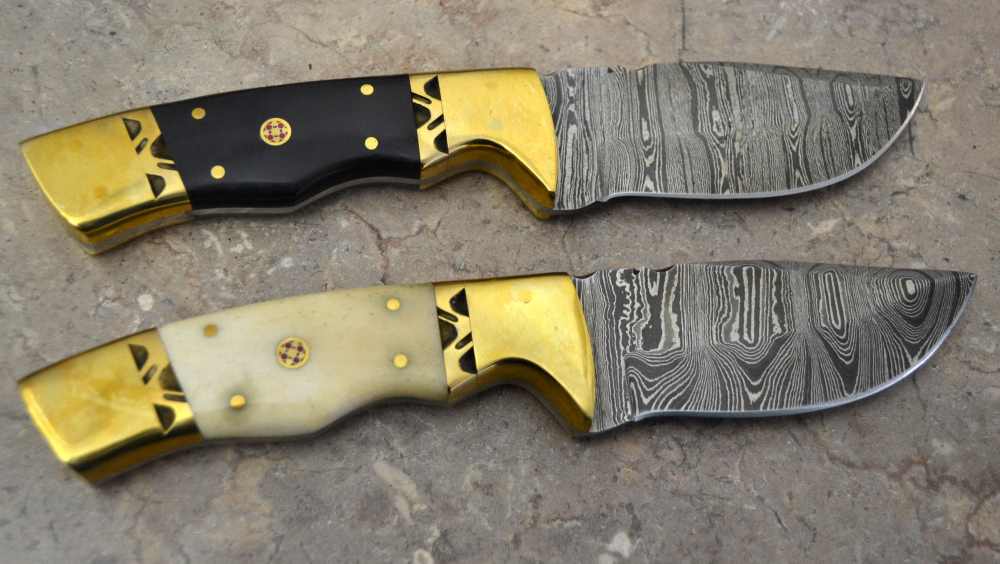 Custom Made Damascus Steel Set of 2 Hunting Knives with Mix Handle (LT 13)-img-3
