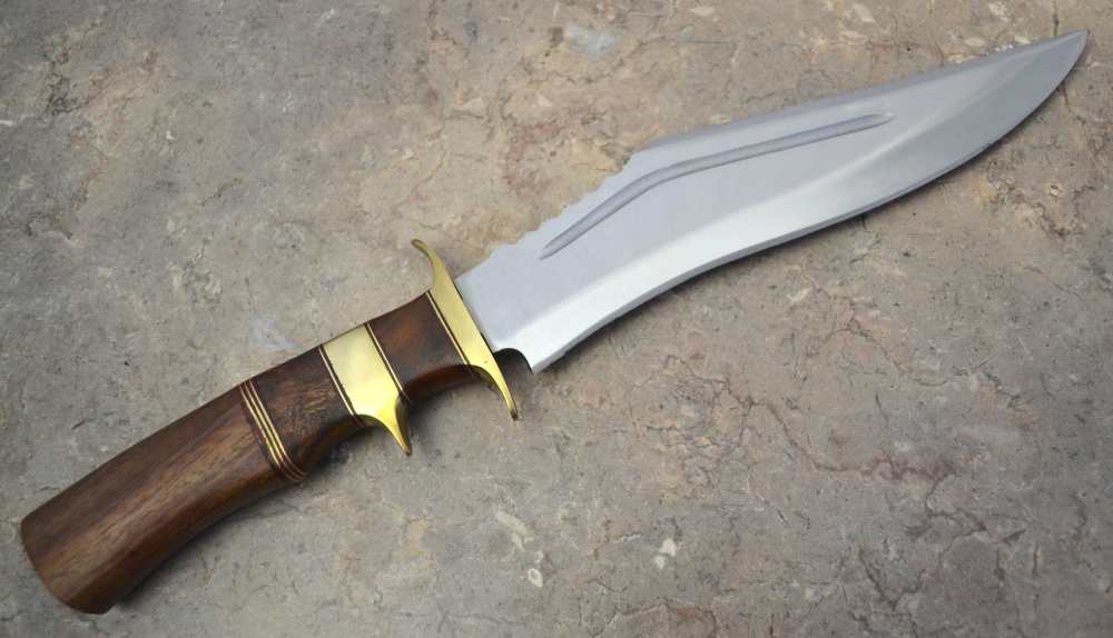  Custom Made Surgical Steel Hunting Knife with Walnut Wood Handle (AS 21)-img-3