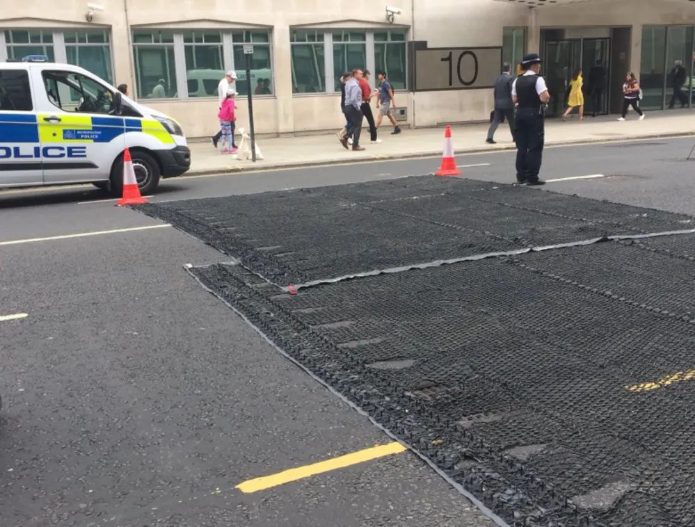 X-Net Vehicle Arresting System Barrier & Spike Strip Mobile Road Block NEW -img-9