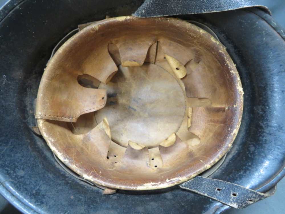 WWII GERMAN CIVIL POLICE MODEL 1934 HELMET-ORIGINAL-W/ LINER & CHINSTRAP-img-8