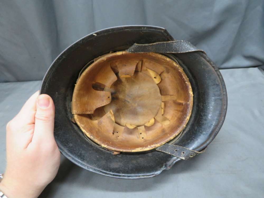 WWII GERMAN CIVIL POLICE MODEL 1934 HELMET-ORIGINAL-W/ LINER & CHINSTRAP-img-7