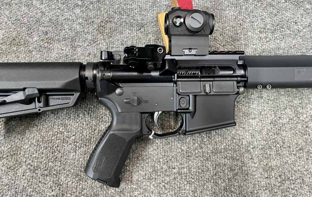 Sig Sauer M400 Tread pre-owned, Romeo, back up sights nice -img-2