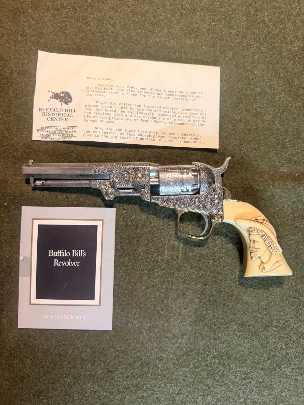 Franklin Mint Buffalo Bill Cody Revolver – Colt 1849 Pocket – Non-Firing -img-0