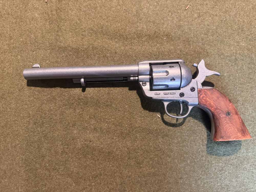 Franklin Mint Wyatt Earp .44 Revolver Non-Firing Replica -img-2