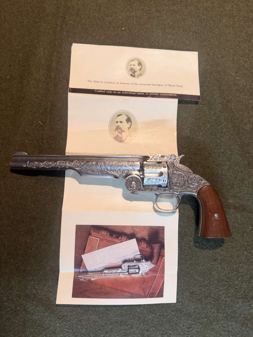 Franklin Mint Wyatt Earp .44 Revolver Non-Firing Replica -img-0