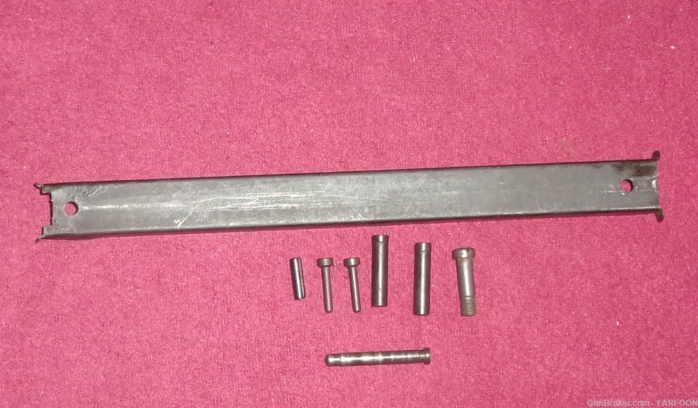 M1 GARAND HANDGUARD SPACER FRONT & 7 PINS/SCREWS (EXCELLENT) USGI-img-0