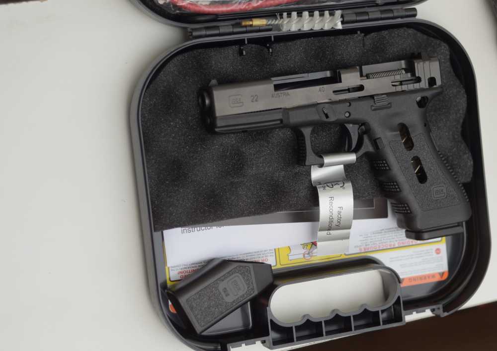 RARE Glock G22 40 S&W Cutaway demo model Collector-img-2