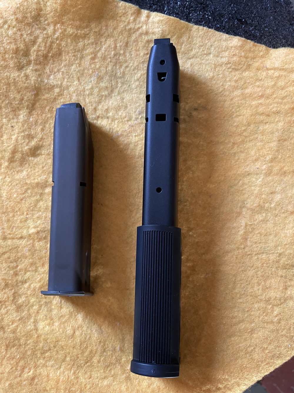 Beretta 92 mags NOS unused / 15 & 30?  F FS  X Lo$-img-1