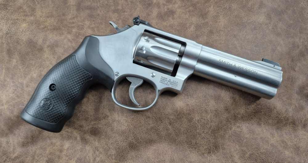 NIB SMITH & WESSON MODEL 617-6 22LR 4" CASE-img-10