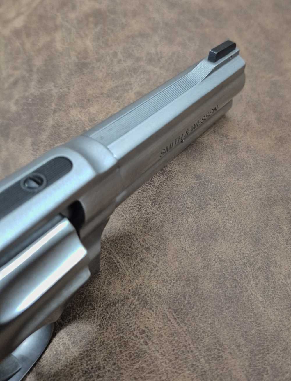 NIB SMITH & WESSON MODEL 617-6 22LR 4" CASE-img-4