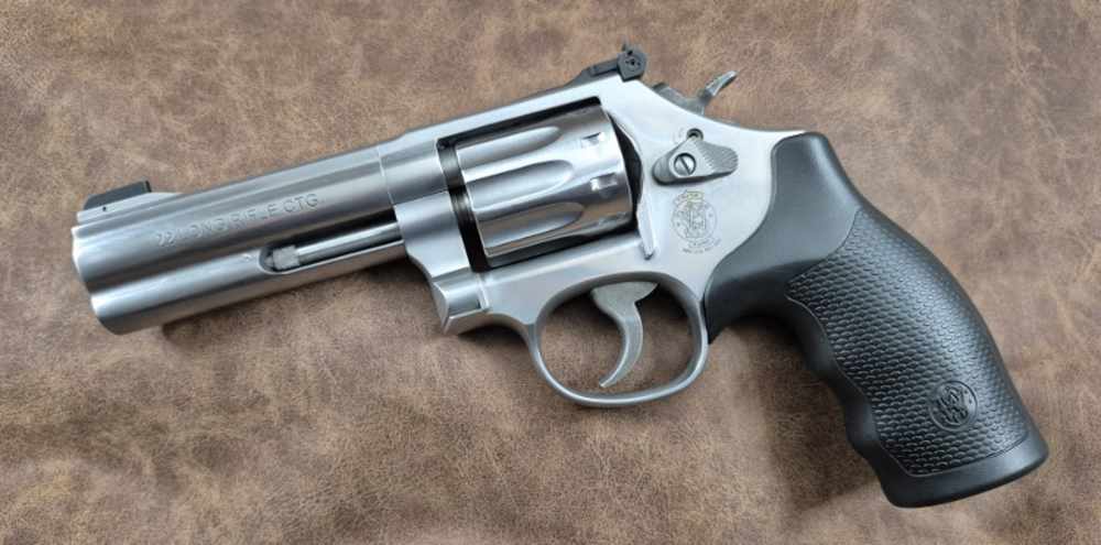 NIB SMITH & WESSON MODEL 617-6 22LR 4" CASE-img-0