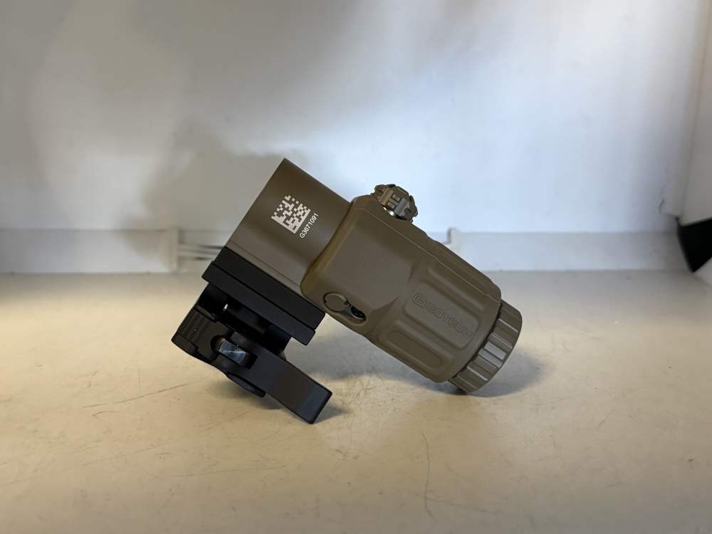 EOTech G33 3X Magnifier FDE-img-1