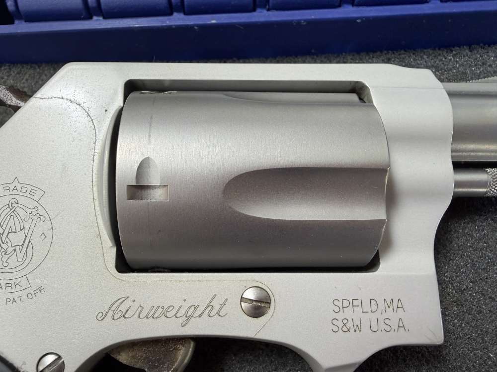Smith & Wesson Model 637-2 Air-Weight Revolver in .38 Spl +P - Great CCW-img-4