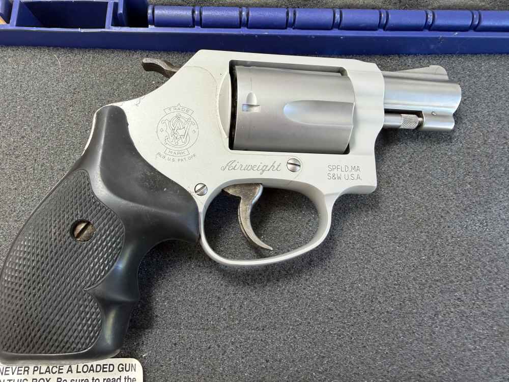 Smith & Wesson Model 637-2 Air-Weight Revolver in .38 Spl +P - Great CCW-img-1