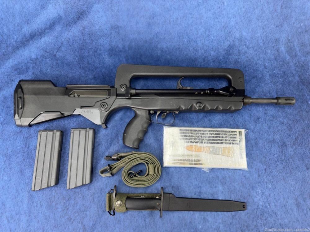 Excellent Pre-ban Famas semi auto with accessories-img-0