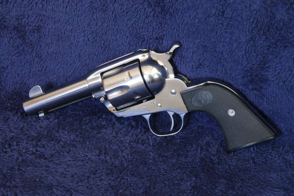 RARE - NEW Un-Fired RUGER NEW VAQUERO .45 LC Revolver HI GLOSS - NO RESERVE-img-1
