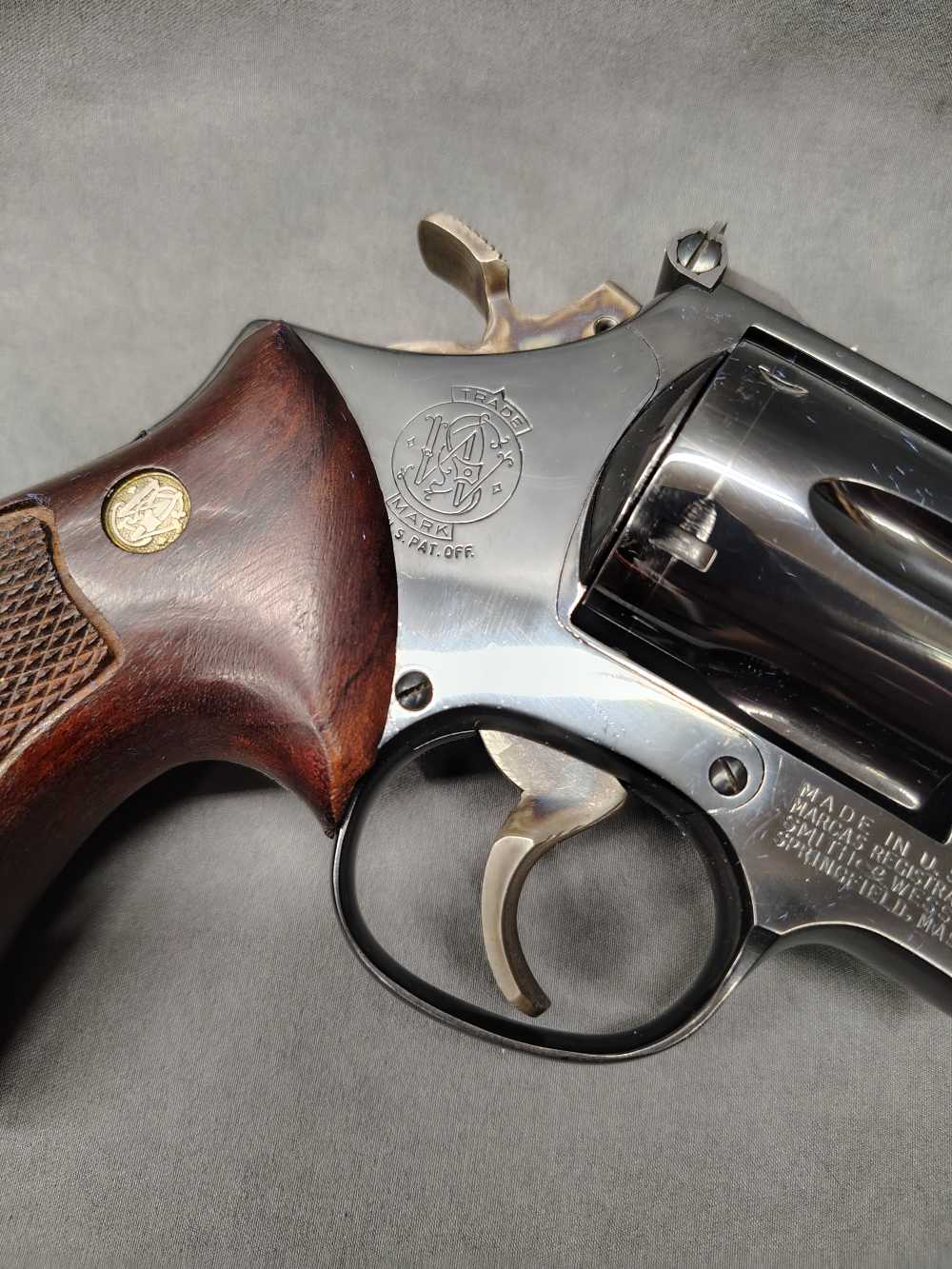 Smith and Wesson S&W 57 8-3/8" barrel 41 mag w presentation box NO RESERVE!-img-7