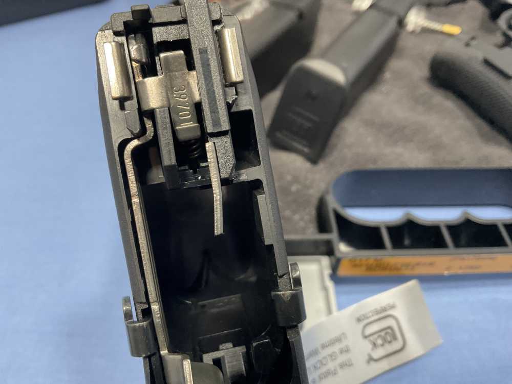 Glock 17M Collector Rare FBI-img-14