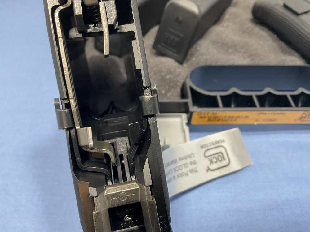 Glock 17M Collector Rare FBI-img-15