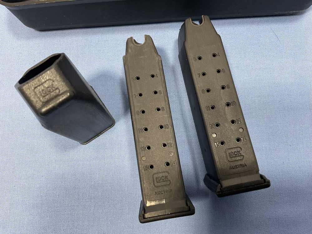 Glock G19 Collector Gen2 Rare-img-13