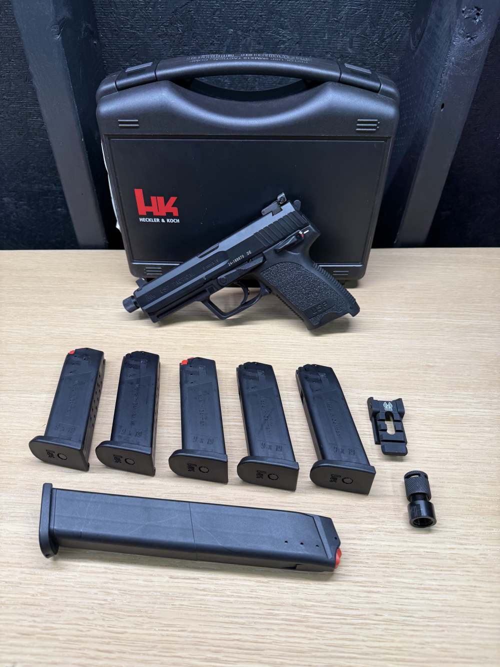 HK USP Tactical V1 9mm 4.86" Threaded, Night Sights, 6 Mags, Optic Adapter-img-10