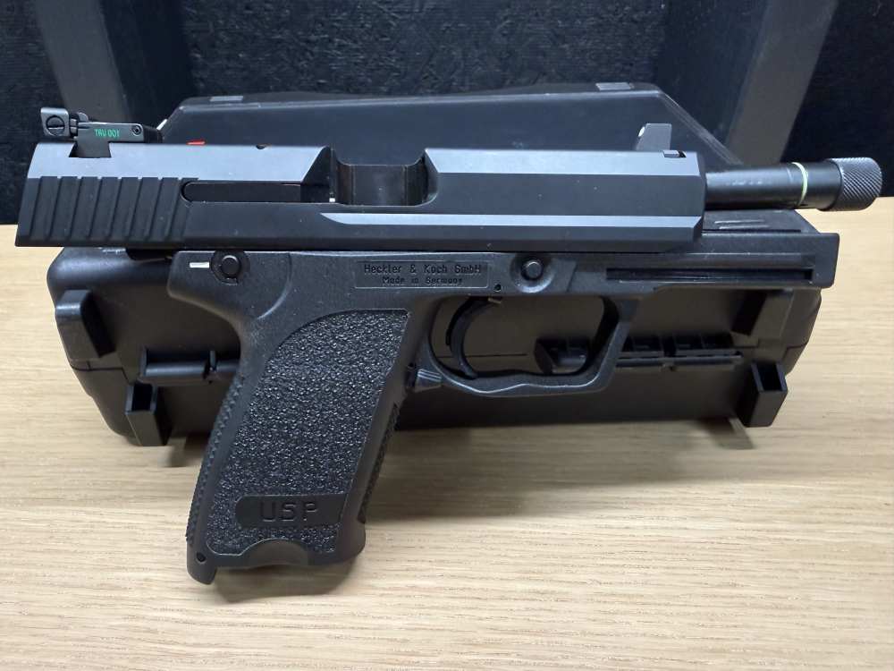 HK USP Tactical V1 9mm 4.86" Threaded, Night Sights, 6 Mags, Optic Adapter-img-5