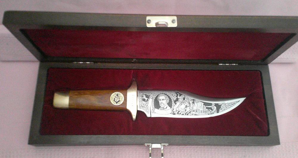 Rare USA MFG COLT Collector Grade 1977 Texas Aurum Etch Bowie Knife #V50662-img-4
