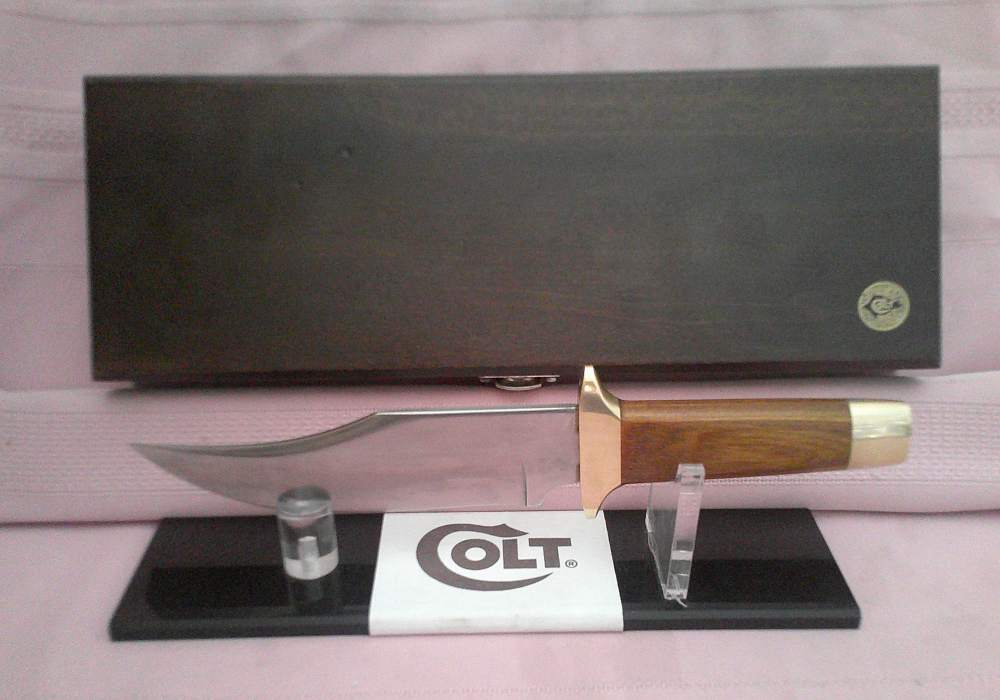 Rare USA MFG COLT Collector Grade 1977 Texas Aurum Etch Bowie Knife #V50662-img-1