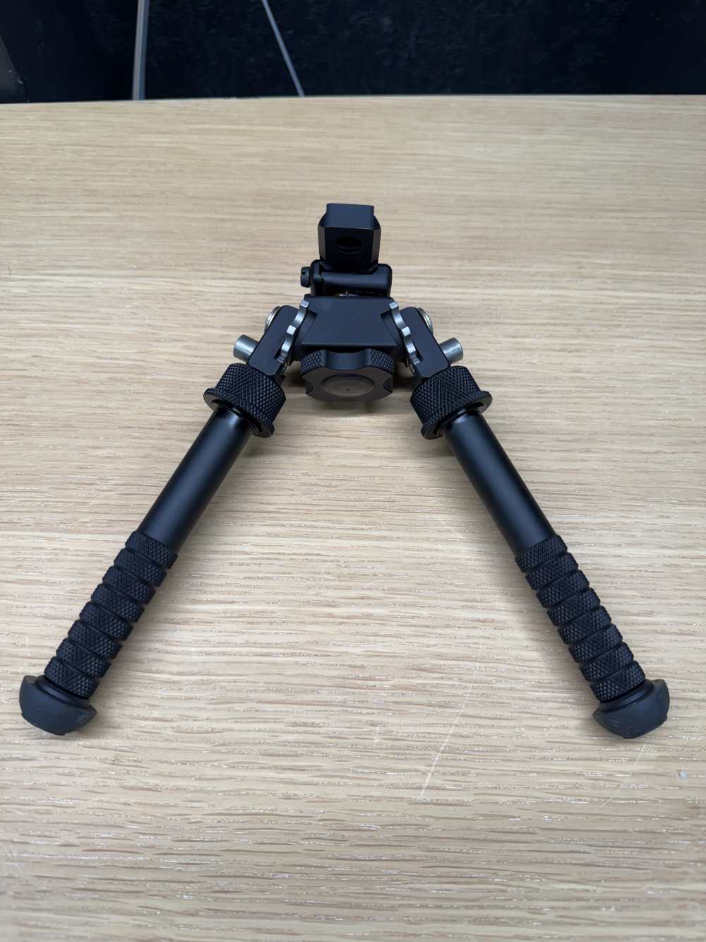 Atlas BT10 V8 Bipod with BT80 M-LOK Rail, Picatinny Clamp, B&T Industries-img-2