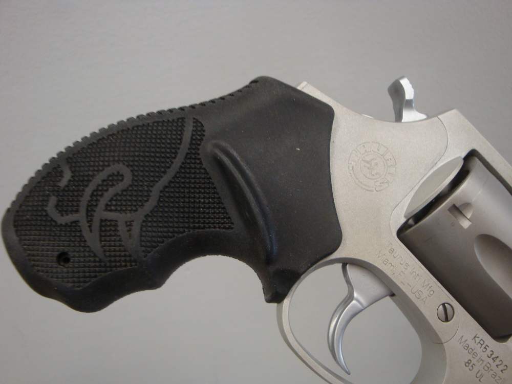 Taurus M85 Ultra-Lite 2" Stainless  .38 Spl. 5-Shot Revolver -img-5