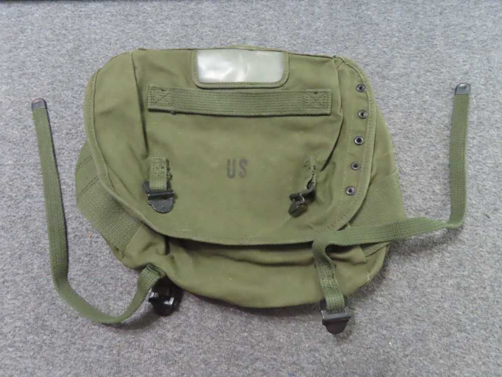 VIETNAM WAR ERA U.S. ARMY BUTT PACK DATED 1962, ORIGINAL, COMPLETE-img-0