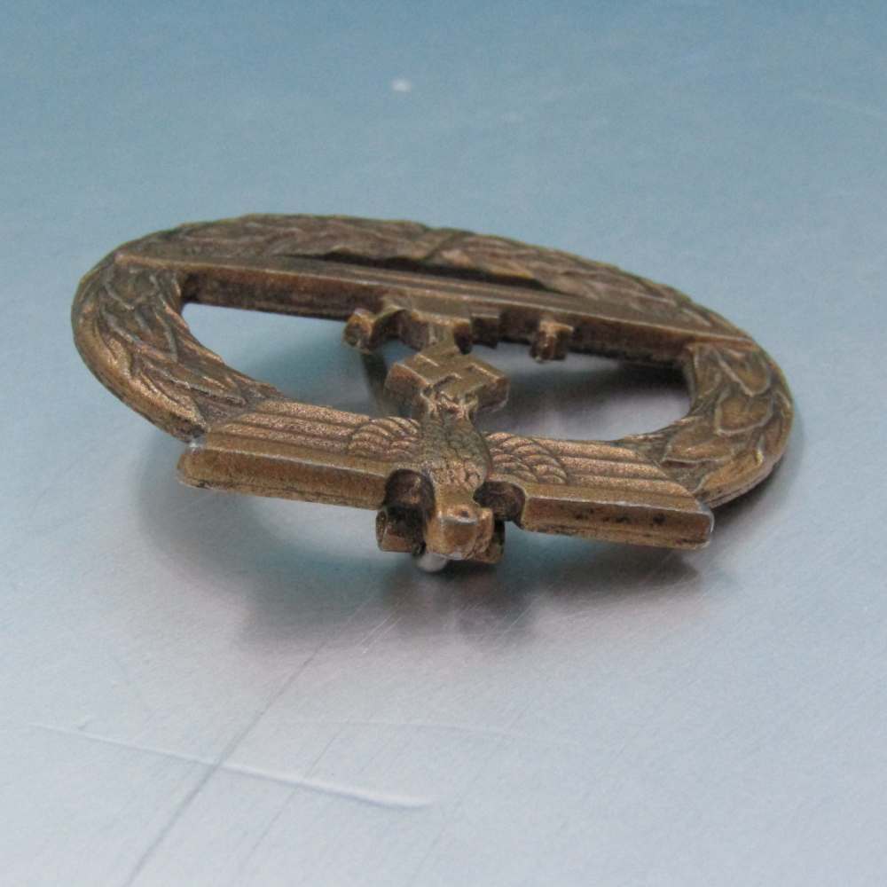 WW2 German Navy Kriegsmarine U Boat Badge Vertical Pin W34-img-4
