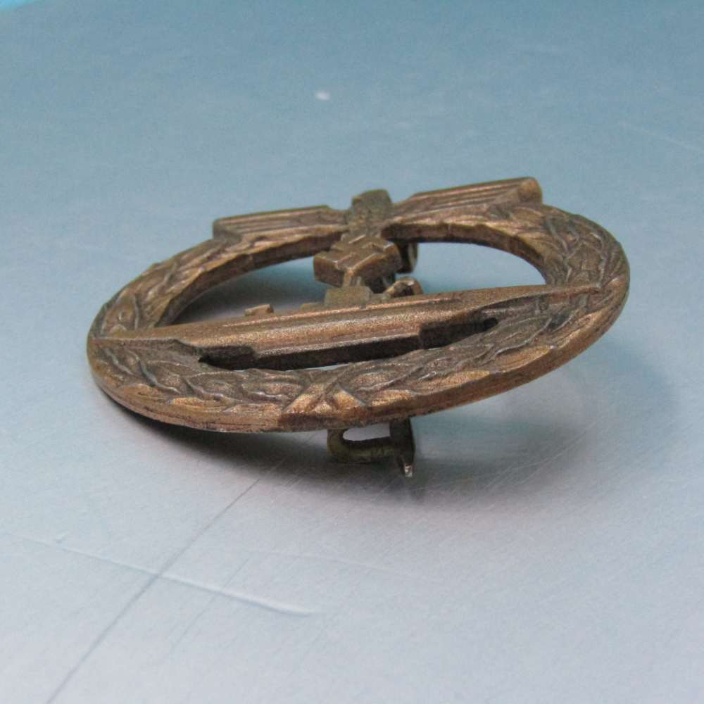 WW2 German Navy Kriegsmarine U Boat Badge Vertical Pin W34-img-2