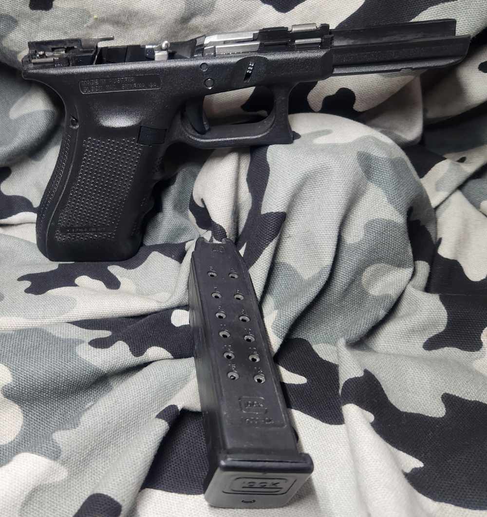 Glock 22 Gen 4 Complete Frame 40SW Used G17 414 1-15Rnd mag-img-0